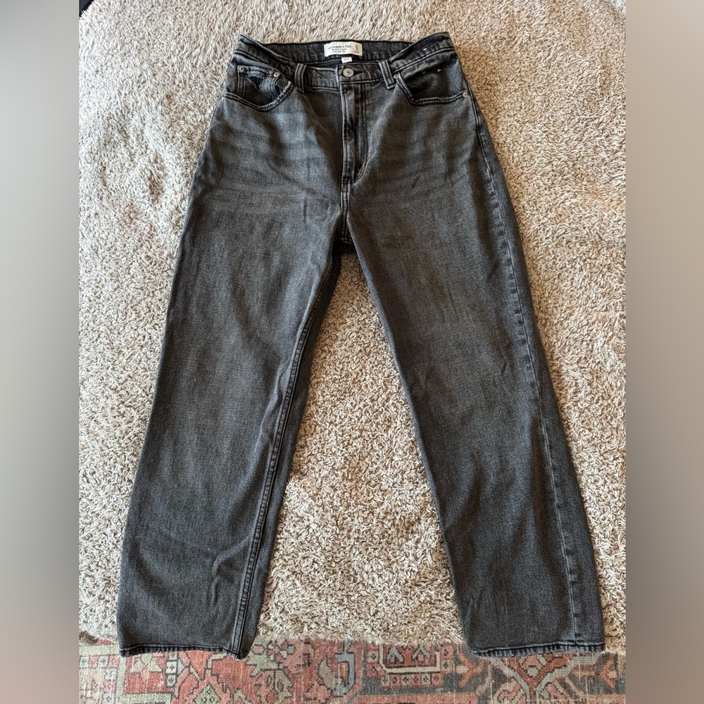 Abercrombie & Fitch “Curve Love” Gray Ankle Straight High Rise Jean